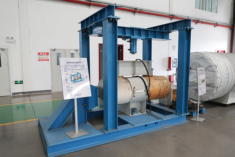 绝热管支架型式试验平台